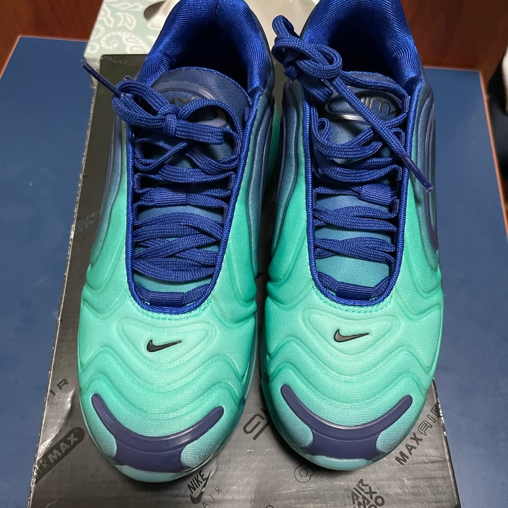 Air Max 720 Size 6 Womens , Worn twice , Comes with box